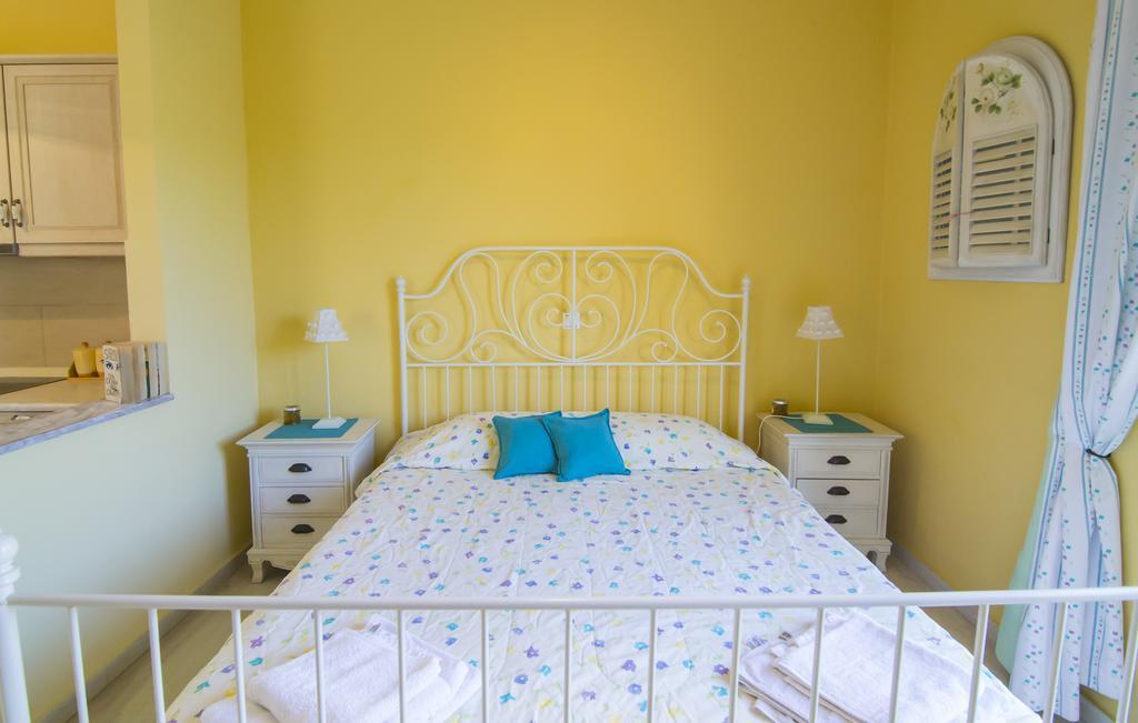 Yiannas Studio Gaios Room photo