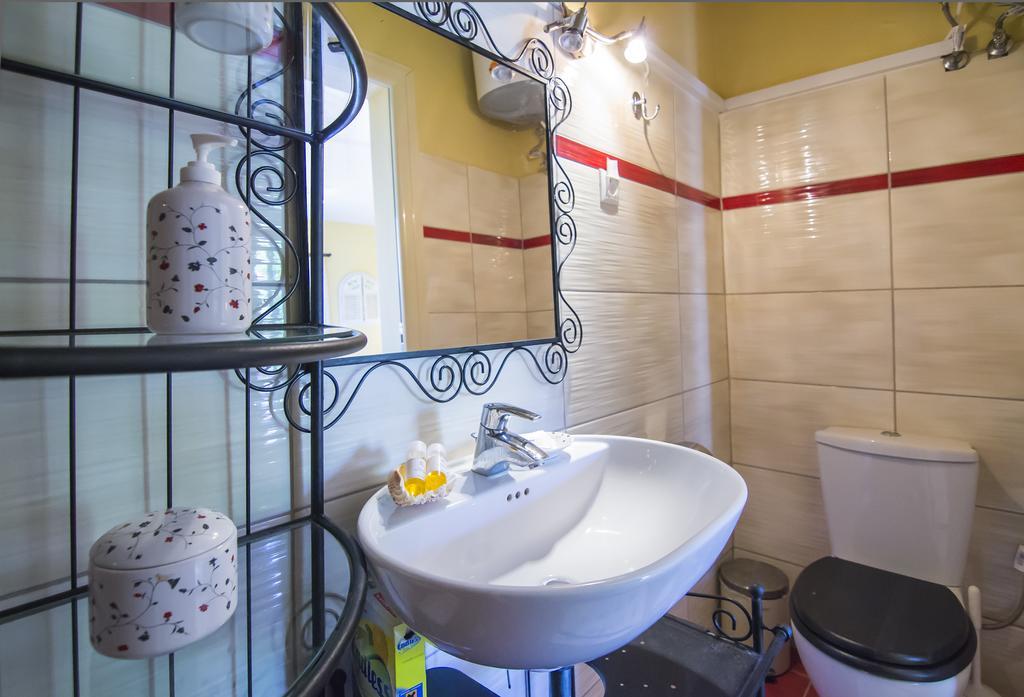 Yiannas Studio Gaios Room photo