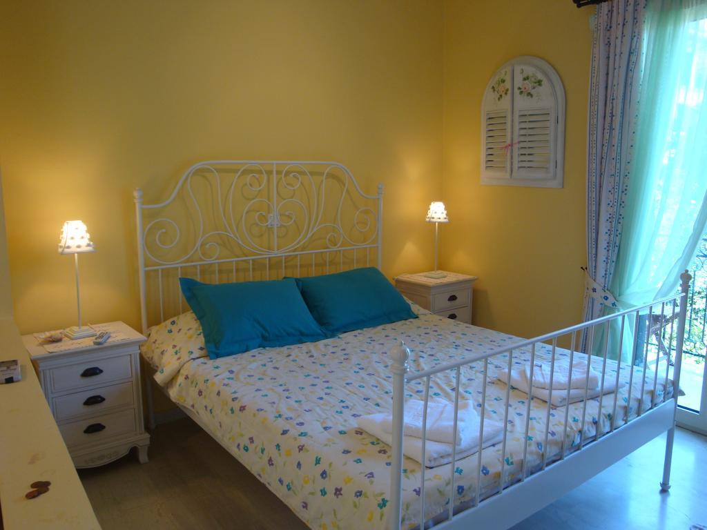 Yiannas Studio Gaios Room photo